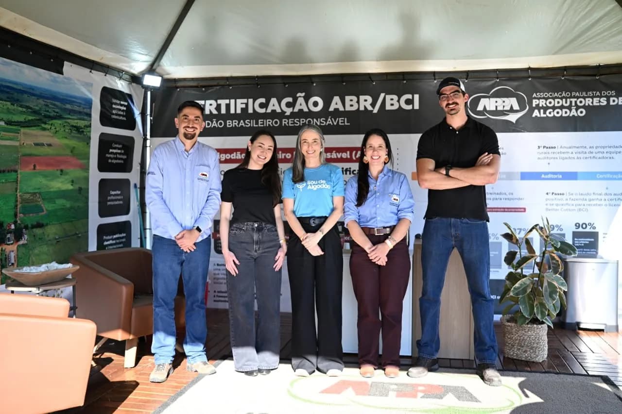 Equipe da APPA reunida no estande da certificação ABR/BCI